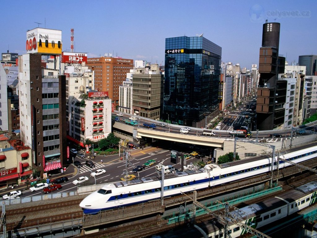 Foto: Bullet Train, Ginza District, Tokyo, Japan