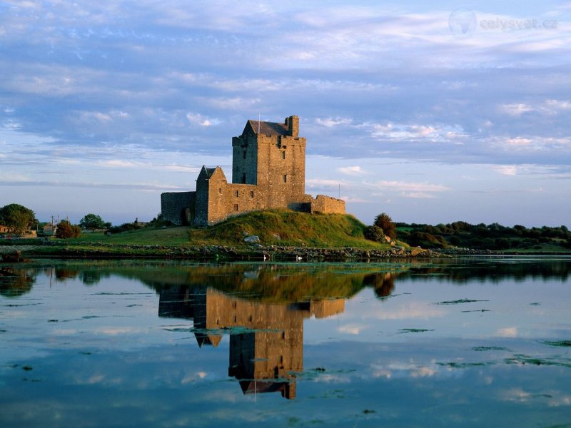 Foto: Dunguaire Castle, Kinvara, County Clare, Ireland