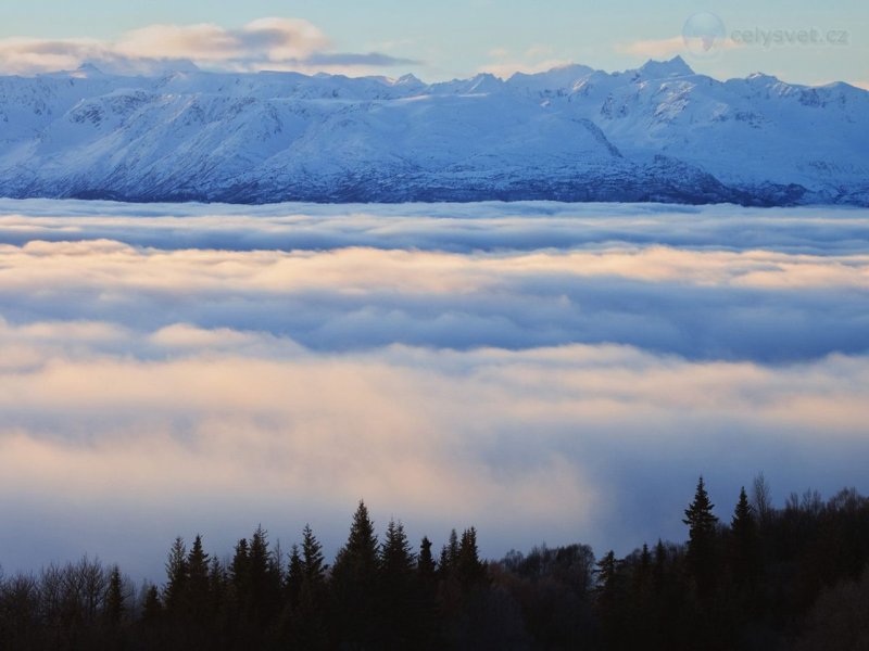 Foto: Cloud Filled Kachemak Bay Below The Kenai Mountains, Homer, Alaska